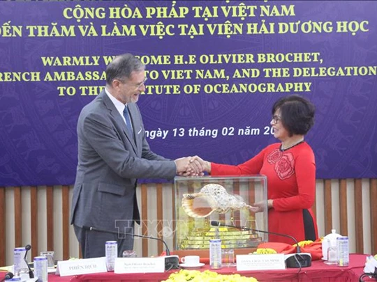 France aims to support training of scientific research human resources for Vietnam