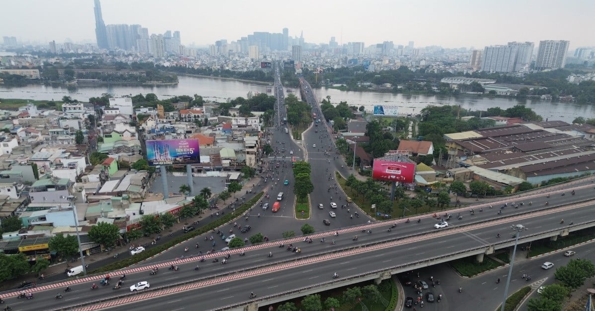 La ciudad de Ho Chi Minh estableció un consejo de evaluación para cuatro proyectos BOT por un valor de más de 58 billones de VND para expandir las puertas de acceso.