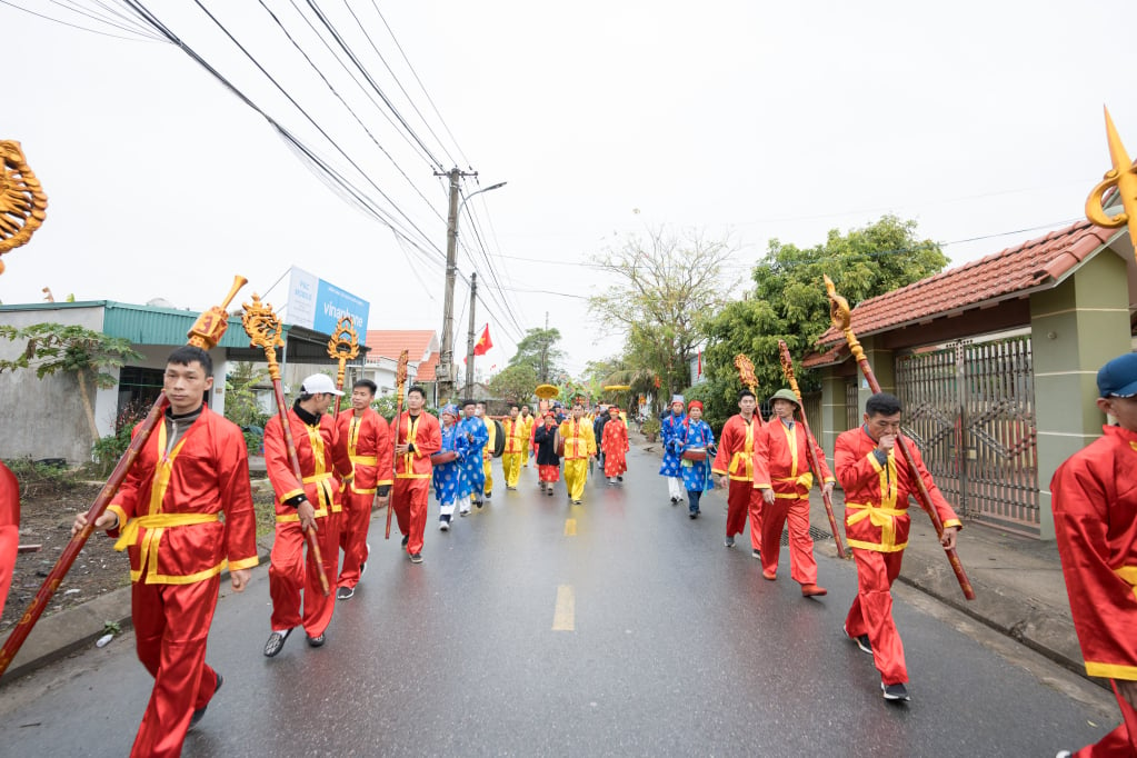 Procession of the gods at Van Ninh Communal House Festival in 2025