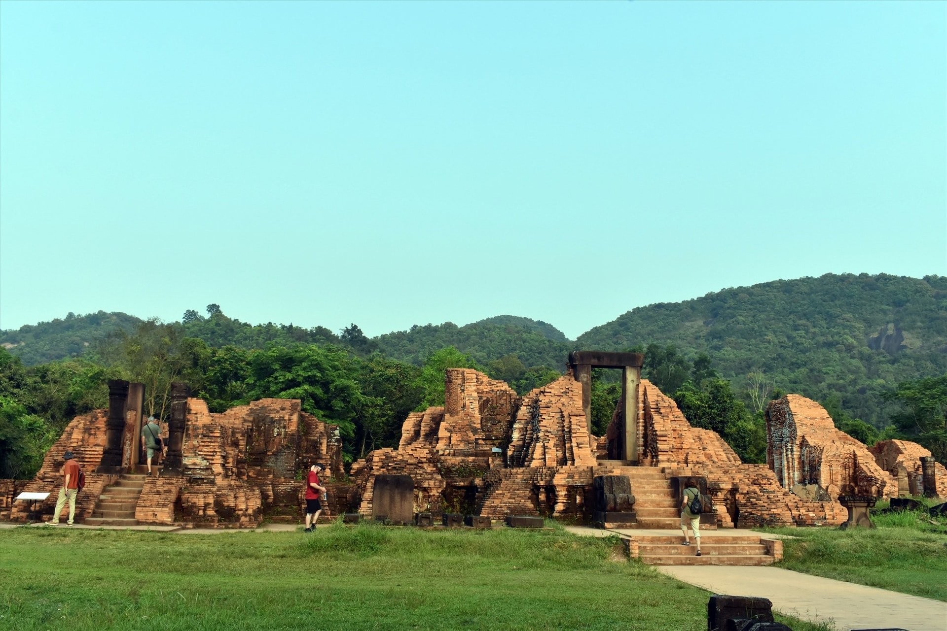 Promouvoir la restauration des temples de My Son