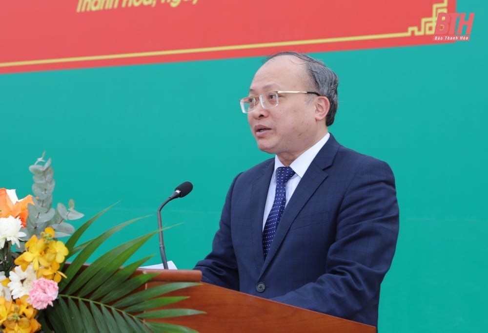 Provincial Party Secretary Nguyen Doan Anh attended the military enlistment ceremony in Thanh Hoa City.