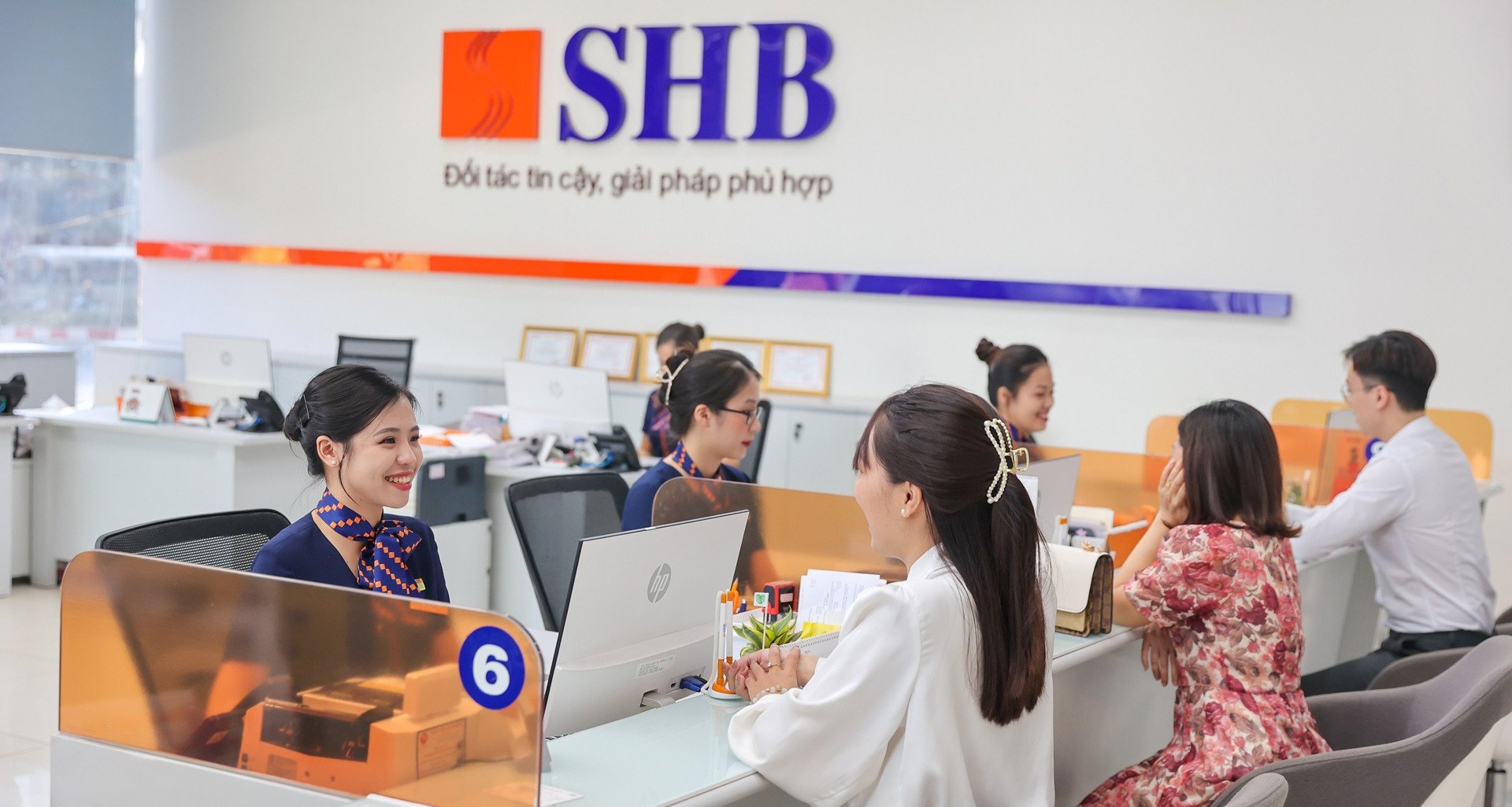 SHB закрывает права на выплату дивидендов, «успешное» начало года для акционеров