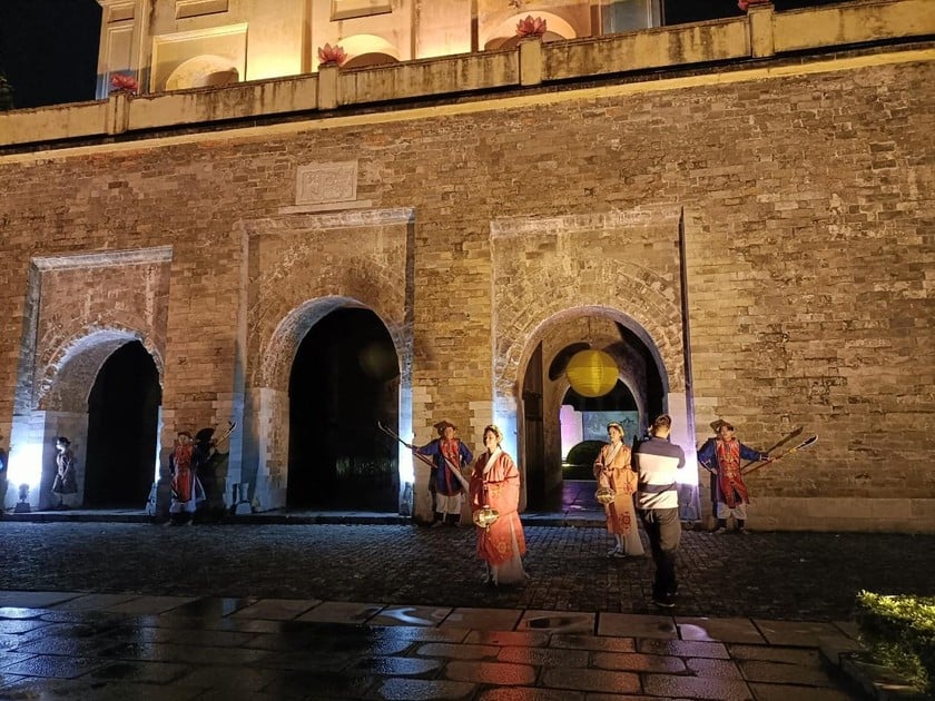 Decoding Thang Long Imperial Citadel… at night