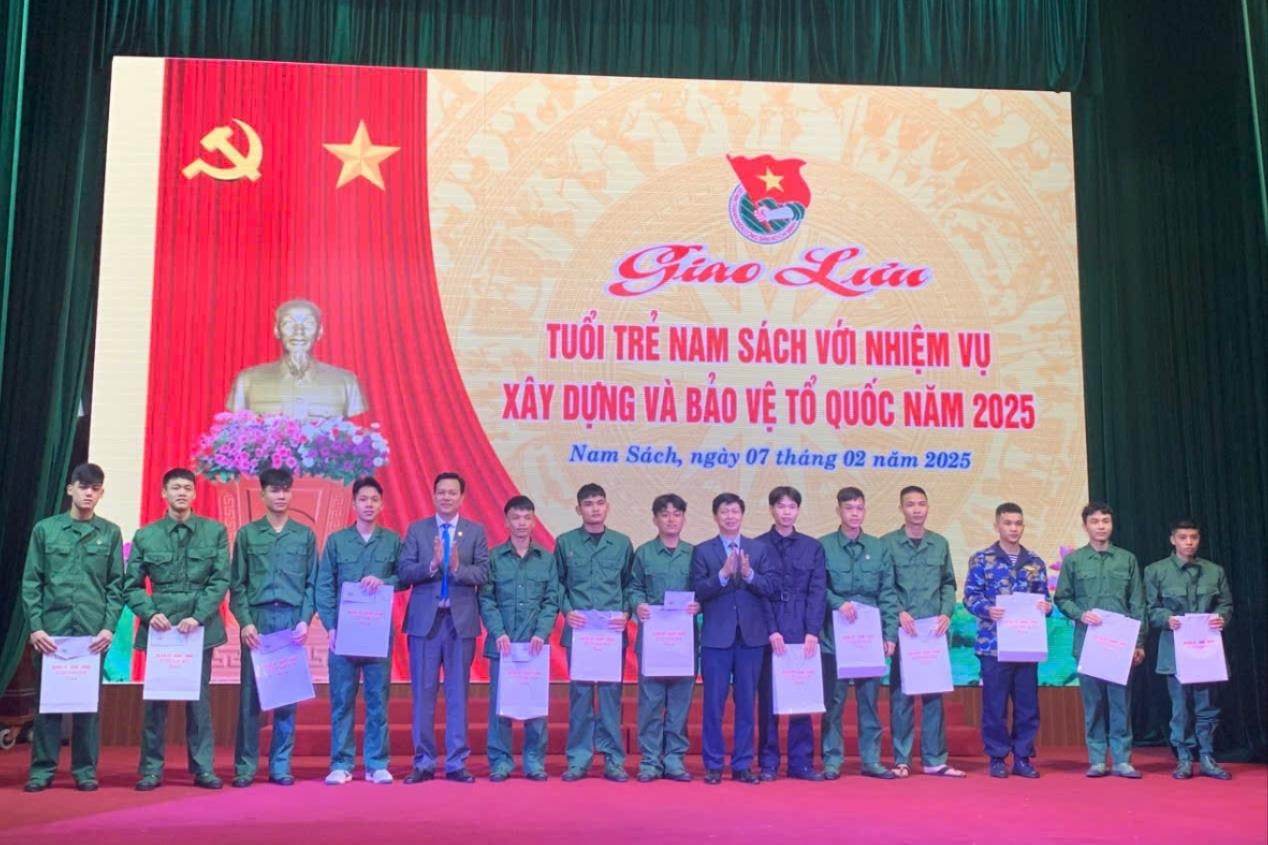 Sáng nay, 2.500 thanh niên Hải Dương lên đường nhập ngũ