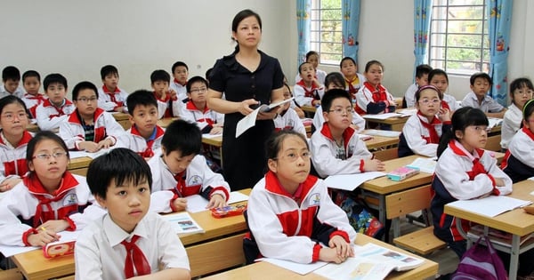 Public primary and secondary schools will recruit college-level teachers.