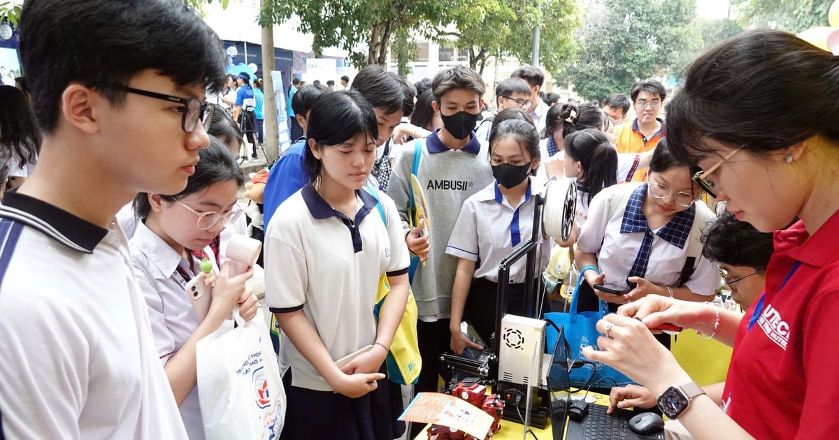 Mañana, consulta de la temporada de exámenes en Binh Duong con muchas actividades nuevas