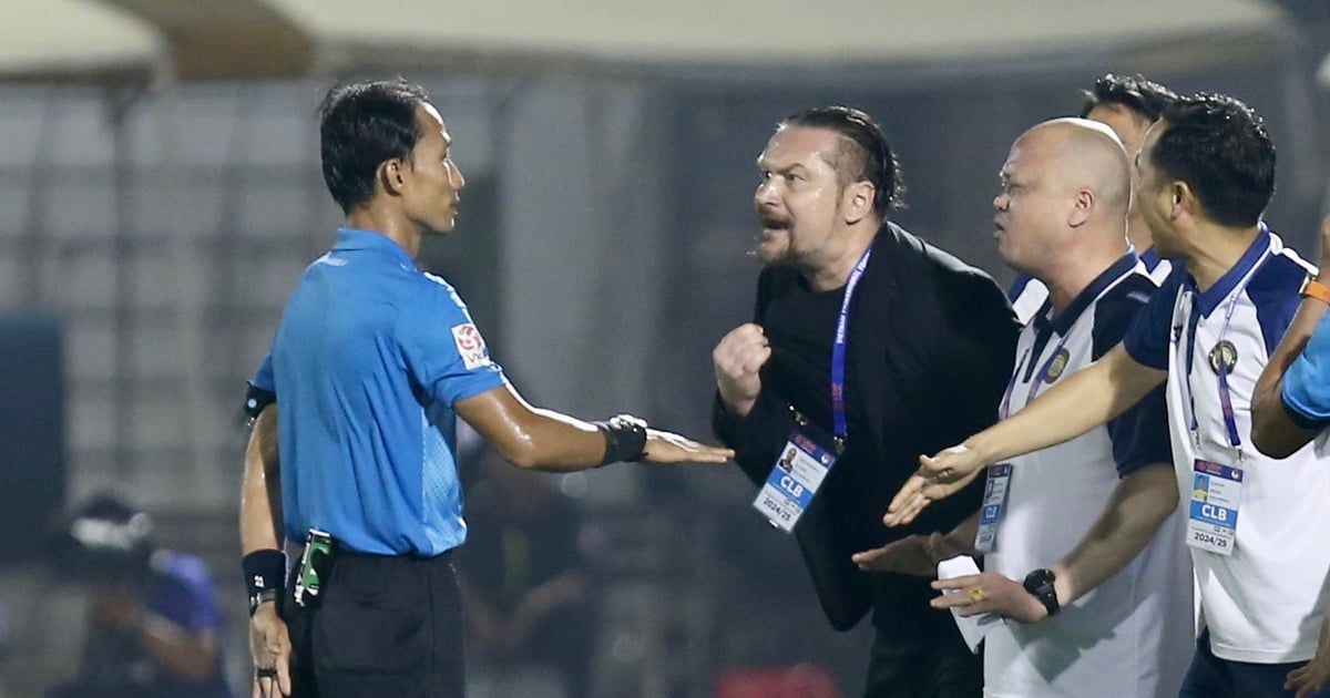 Coach Popov received a red card in Thanh Hoa FC's controversial match: Was it unfair?