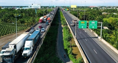 Le Premier ministre appelle à la pose de la première pierre de l'autoroute reliant Ho Chi Minh-Ville à Trung Luong