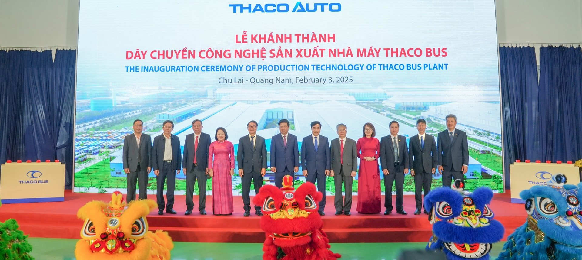 THACO AUTO a inauguré la ligne de technologie de production et lancé de nouvelles lignes de produits THACO Bus et THACO Download