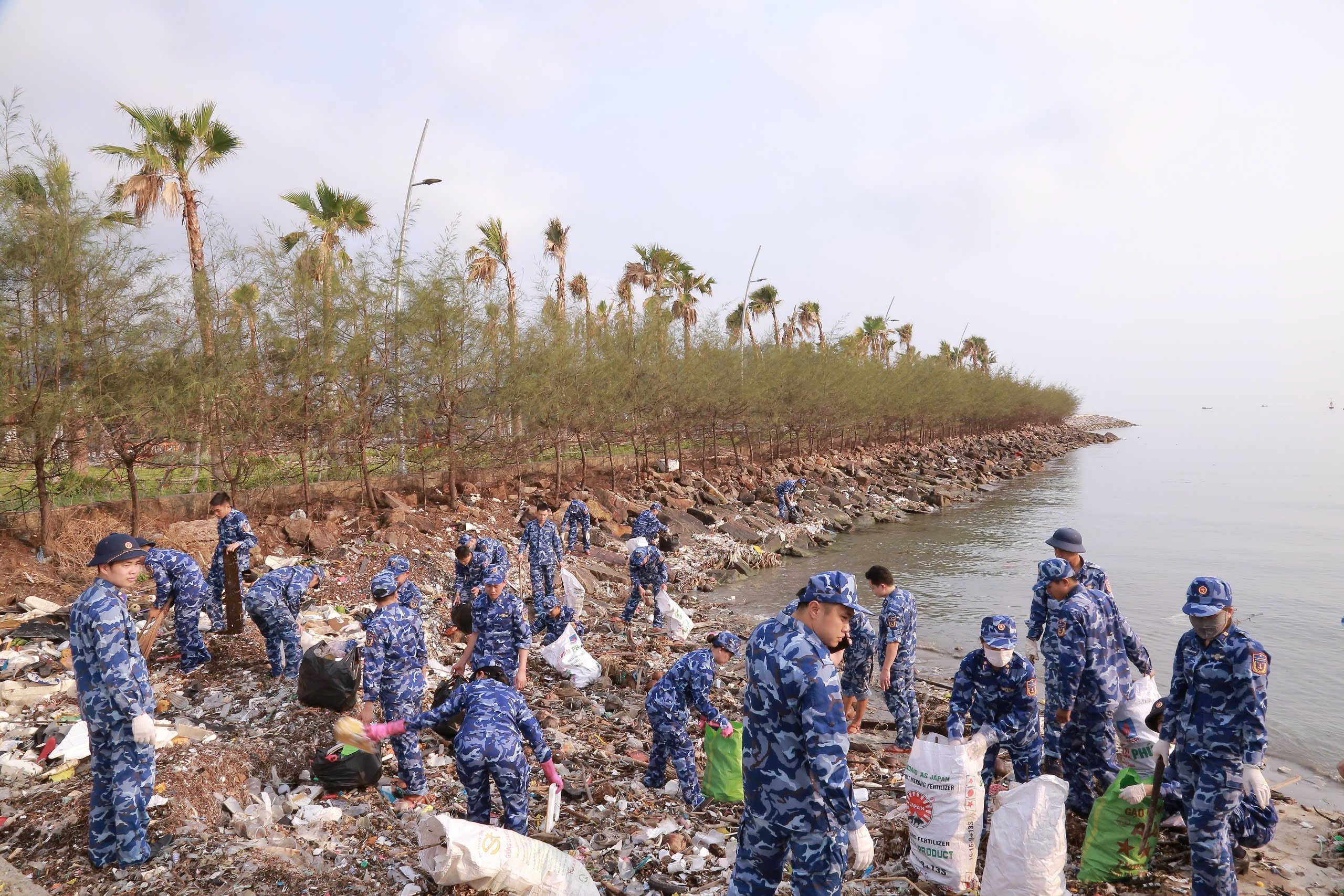 ますます緑化が進む「真珠の島」フーコック島の沿岸警備隊 - 写真 3。