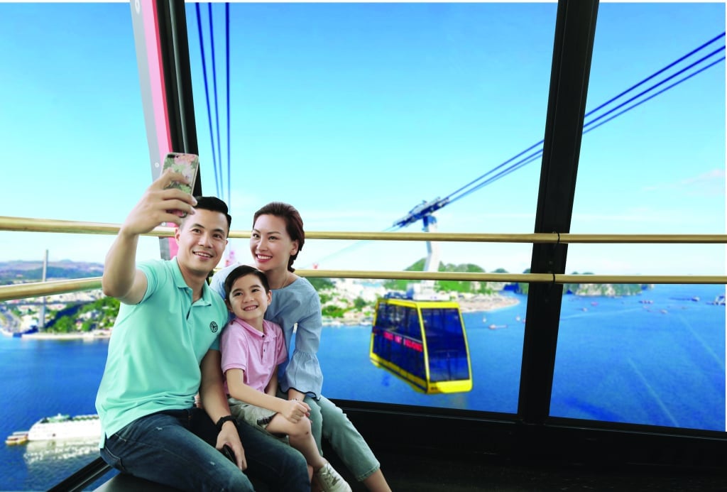 Queen cable car ticket (2 ways) - Sun Hill is on sale for 150,000 VND/person