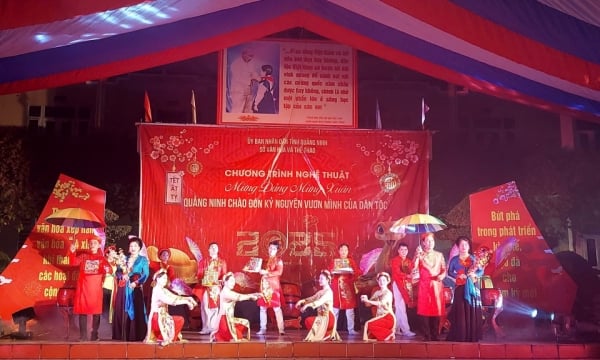 Art program "Quang Ninh welcomes the era of national growth"