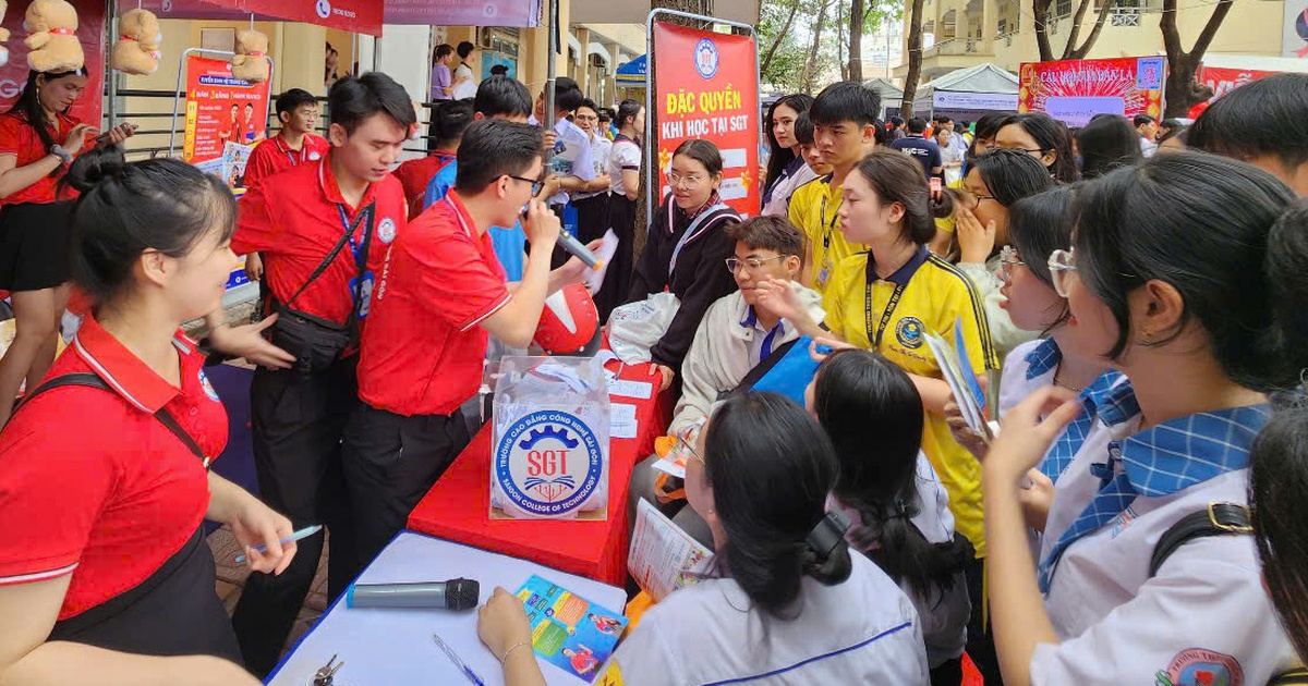 Nghe quy chế tuyển sinh đại học, 10.000 học sinh đến Đồng Nai