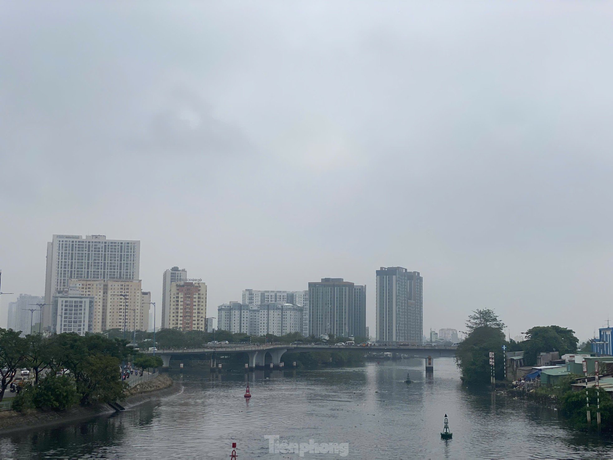 ホーチミン市は雲と霧雨に覆われている、写真2