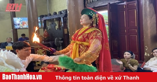 Lắng lòng nghe hát chầu văn