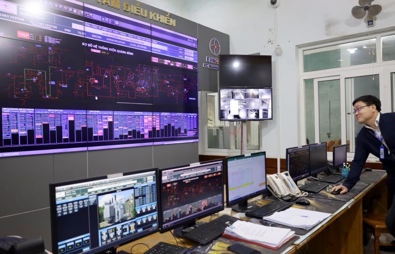 PC Quang Binh put the control center into operation to improve the efficiency and quality of power supply to customers.