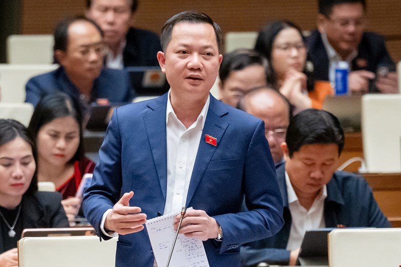 National Assembly Delegate Trinh Xuan An (National Assembly Delegation of Dong Nai Province) said that the growth target of 8% and higher this year is a test to prepare for the next phase of double-digit growth. Photo: Quochoi.vn