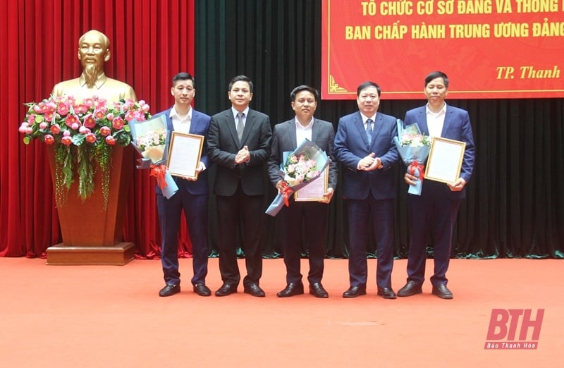 Thanh Hoa City announces decisions on organization and personnel