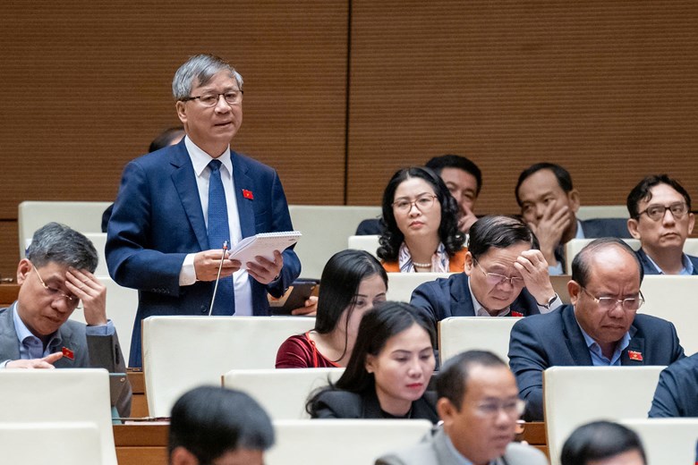 According to National Assembly delegate Nguyen Anh Tri (National Assembly Delegation of Hanoi), 2025 will bring great challenges as the country still has a lot of work to do. Photo: Quochoi.vn