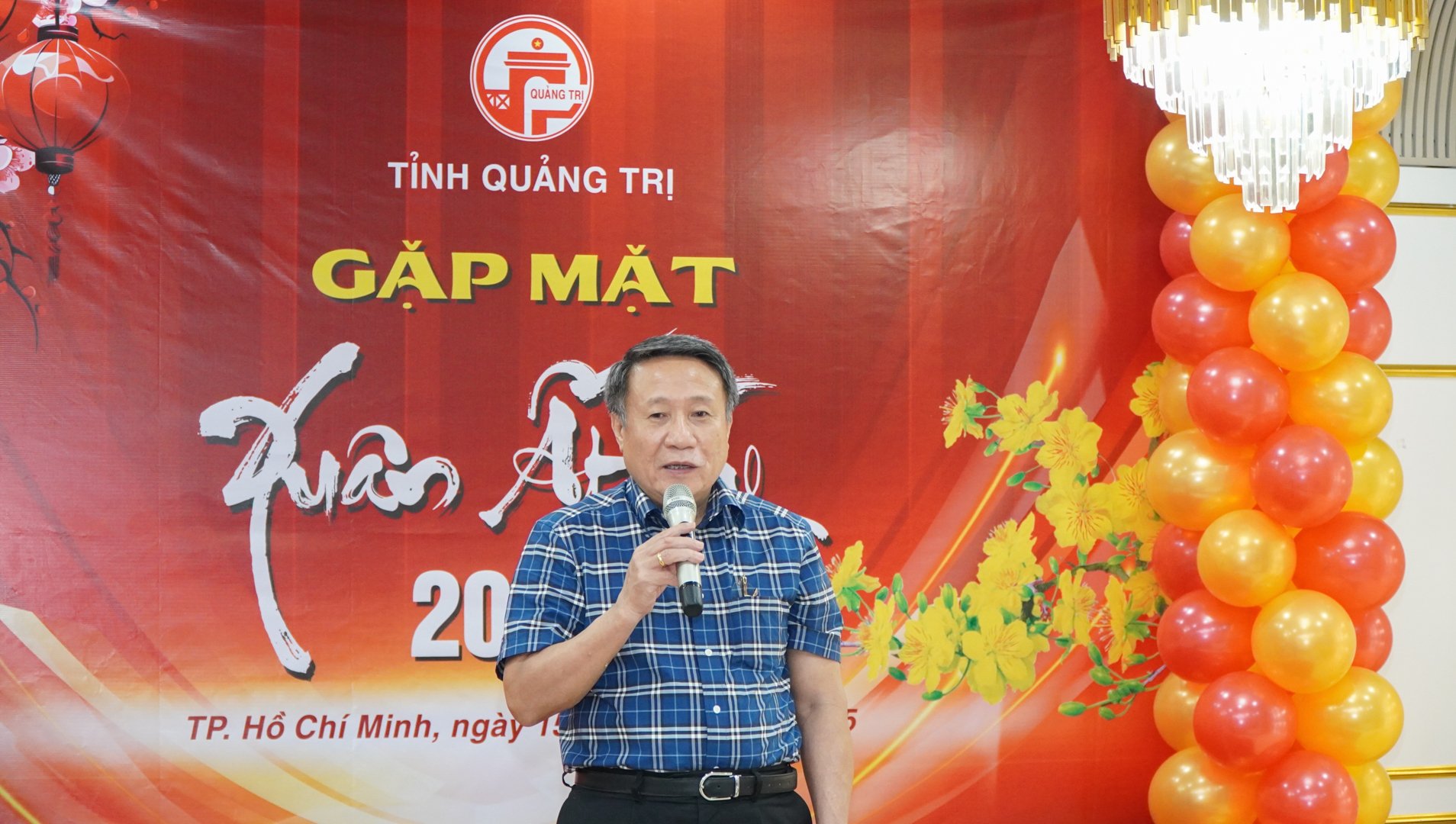 El presidente interino del Comité Popular Provincial, Ha Sy Dong, se reunió con empresarios de Quang Tri en la ciudad. Ho Chi Minh