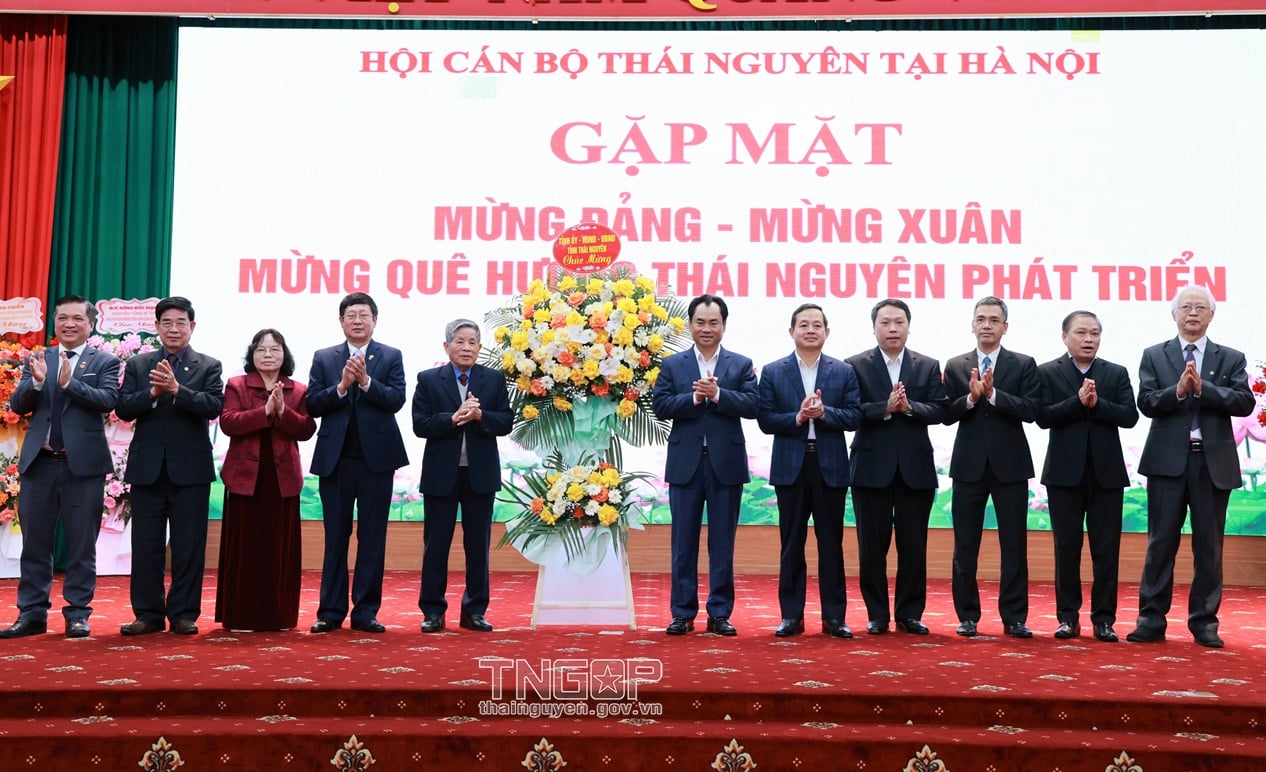 Association des cadres de Thai Nguyen à Hanoi : réunion pour célébrer le Parti, célébrer le printemps, célébrer le développement de la patrie de Thai Nguyen