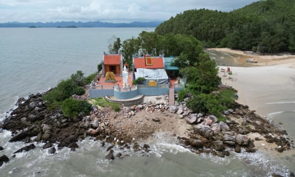 Adoración única al dios del agua personalizada