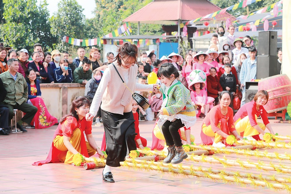 Brilliant Spring Festival of the Ancestral Land