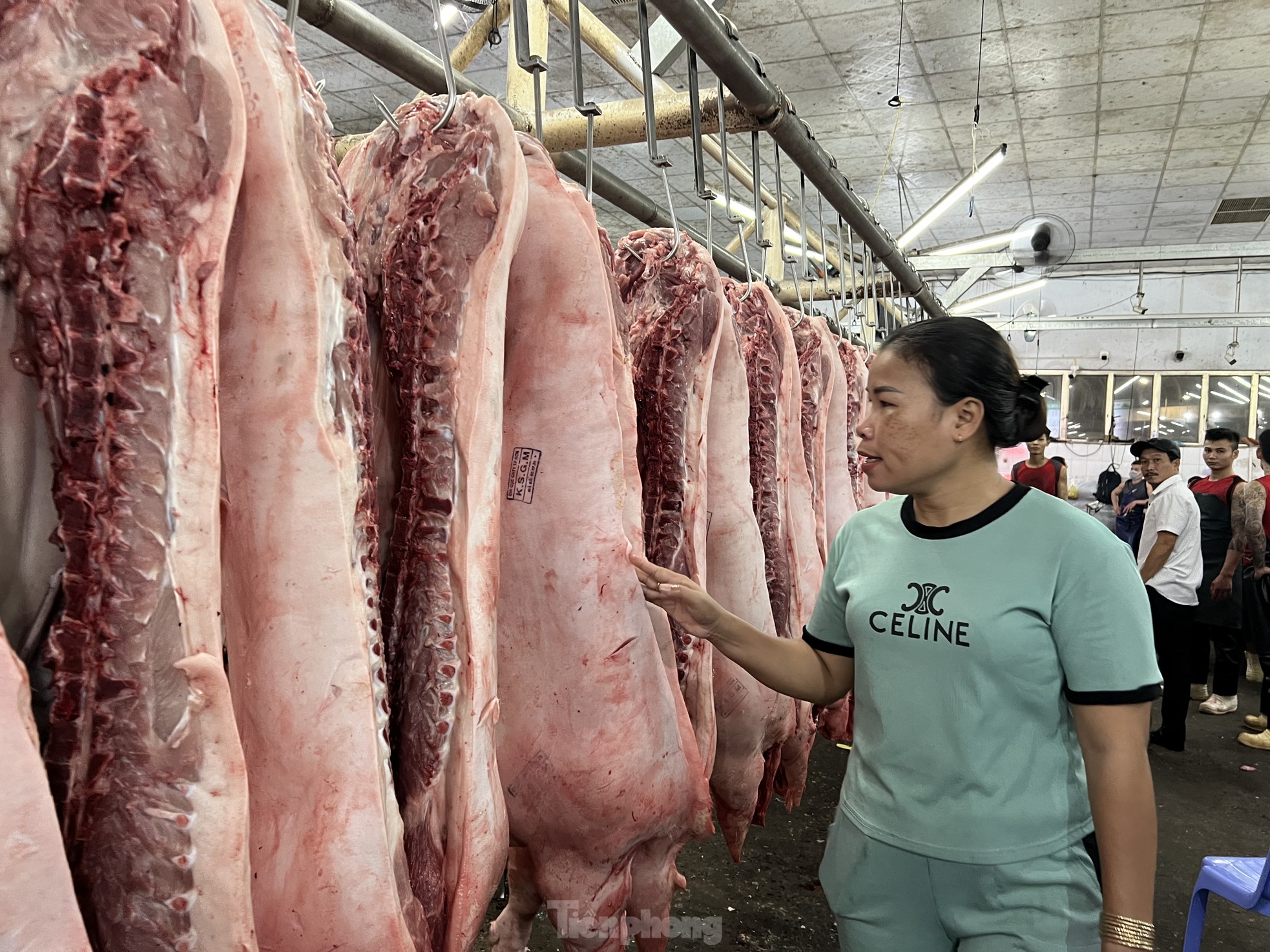Los precios de la carne de cerdo siguen aumentando, los comerciantes esperan a los clientes foto 3