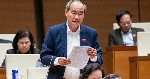 Der Abgeordnete der Nationalversammlung, Nguyen Thien Nhan, spricht über die Mängel des „Mindestlohns“