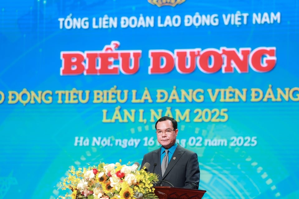 Der Präsident des vietnamesischen Gewerkschaftsbundes Nguyen Dinh Khang hielt die Eröffnungsrede des Programms - Foto: Hai Nguyen