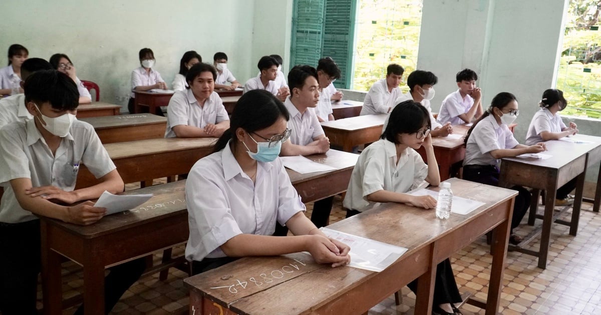 Exiger que les enseignants cessent de donner des cours supplémentaires et d’apprendre des leçons supplémentaires en attendant que la province émette des règlements