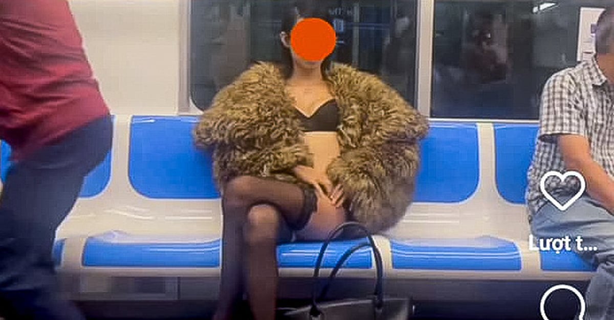 Taking nude photos, obscene on metro number 1