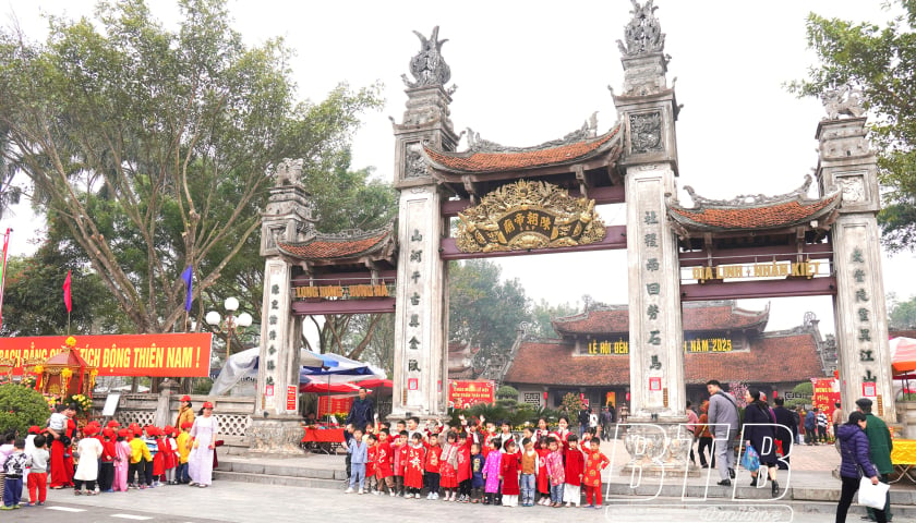 Festival del Templo Tran: Civilizado, imbuido de identidad cultural tradicional