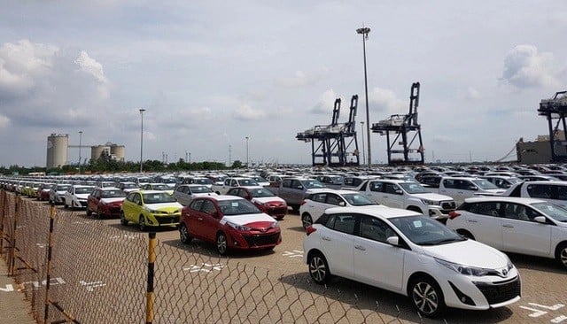 Car imports and consumption decreased sharply in the first month of the year