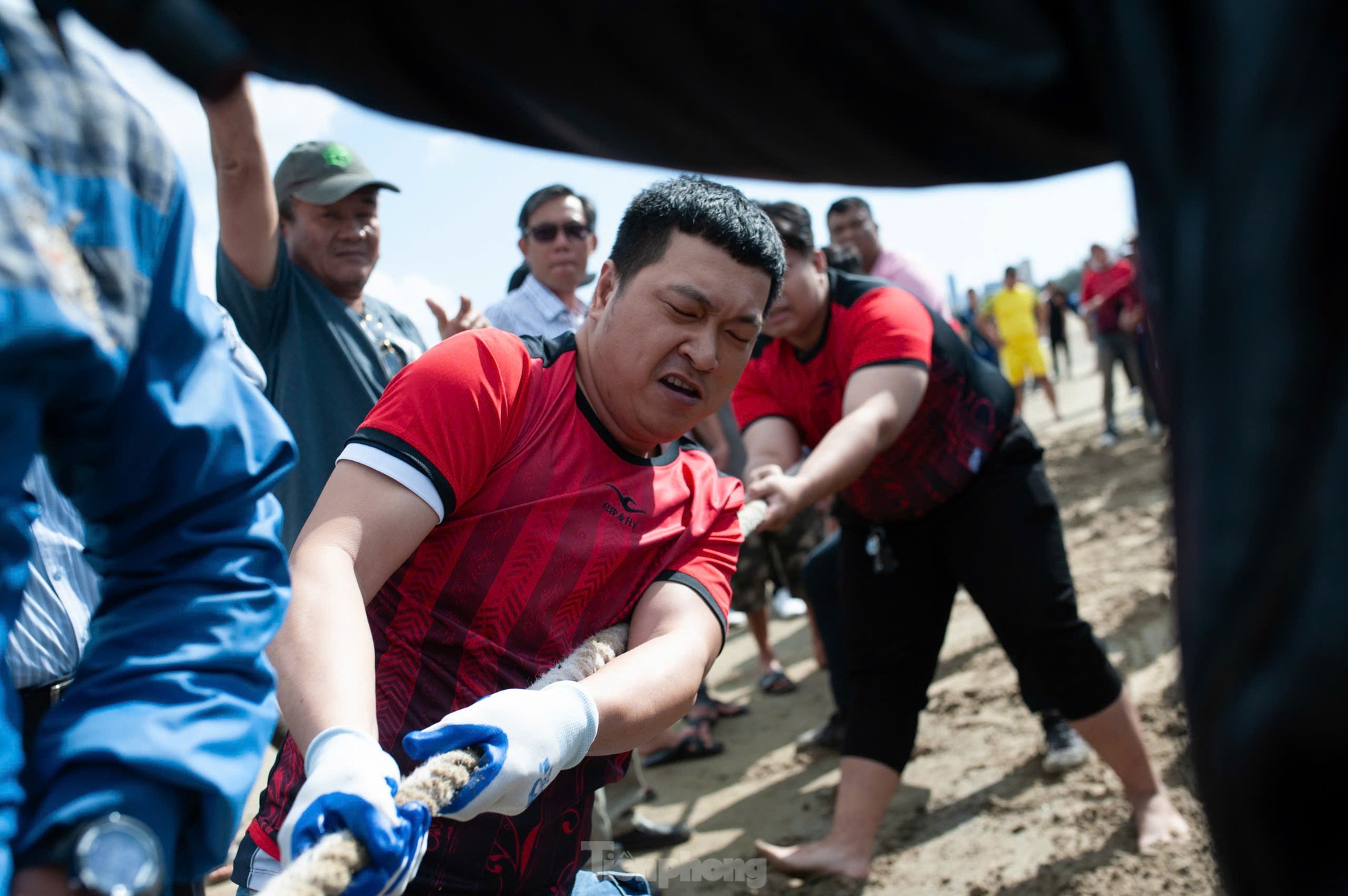 Características especiales del festival Cau Ngu de la gente de la zona costera de Da Nang foto 23