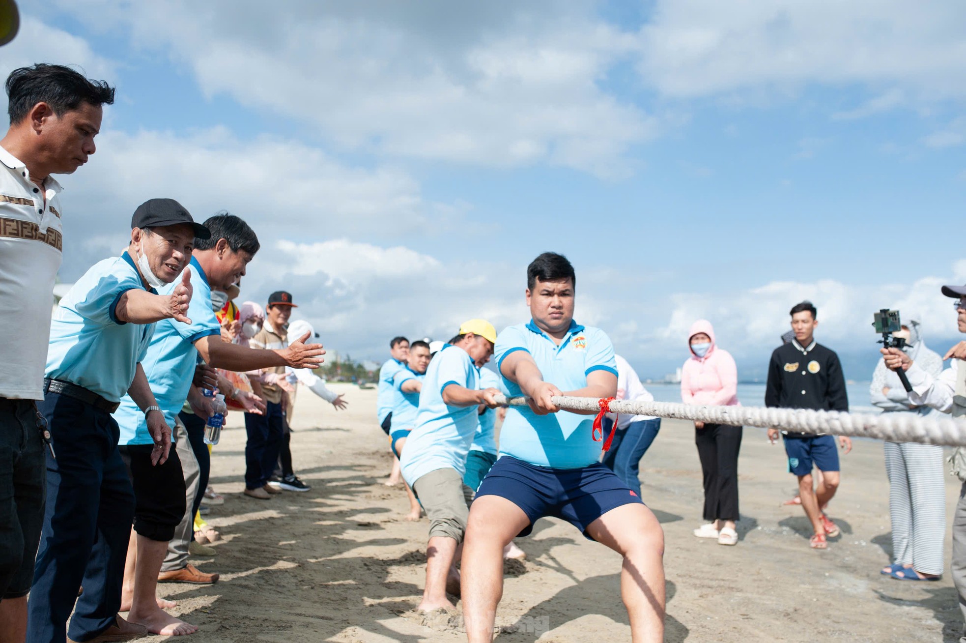 Características especiales del festival Cau Ngu de los pueblos de la zona costera de Da Nang foto 24