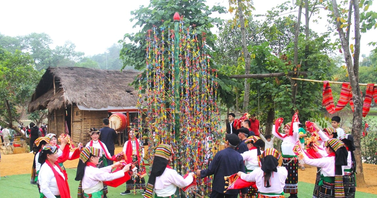 Sắc xuân ở Làng Văn hóa