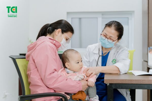 Die Menschen sollten sich jedes Jahr proaktiv impfen lassen, bevor die Epidemie ausbricht. Foto von : Thu Cuc TCI