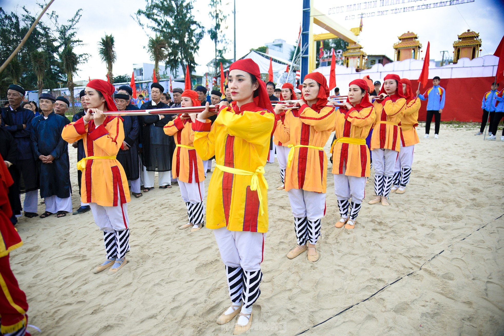 Características especiales del festival Cau Ngu de los pueblos de la zona costera de Da Nang foto 10