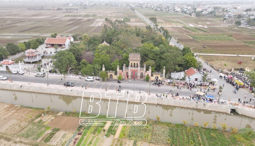 A principios de primavera, visita al templo del Rey Roc