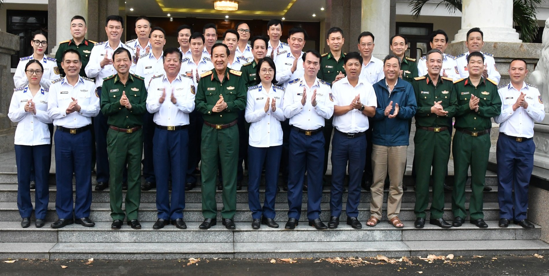 Thứ trưởng Bộ Quốc phòng kiểm tra tại Bộ Tư lệnh Vùng Cảnh sát biển 2- Ảnh 1.