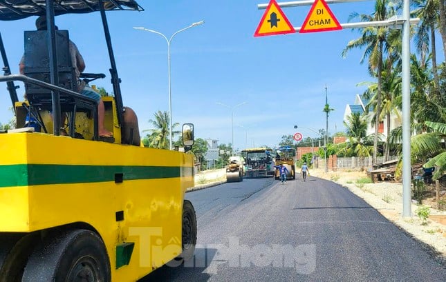 « Inspecter » l'avancement de nombreux projets clés à Binh Dinh photo 1