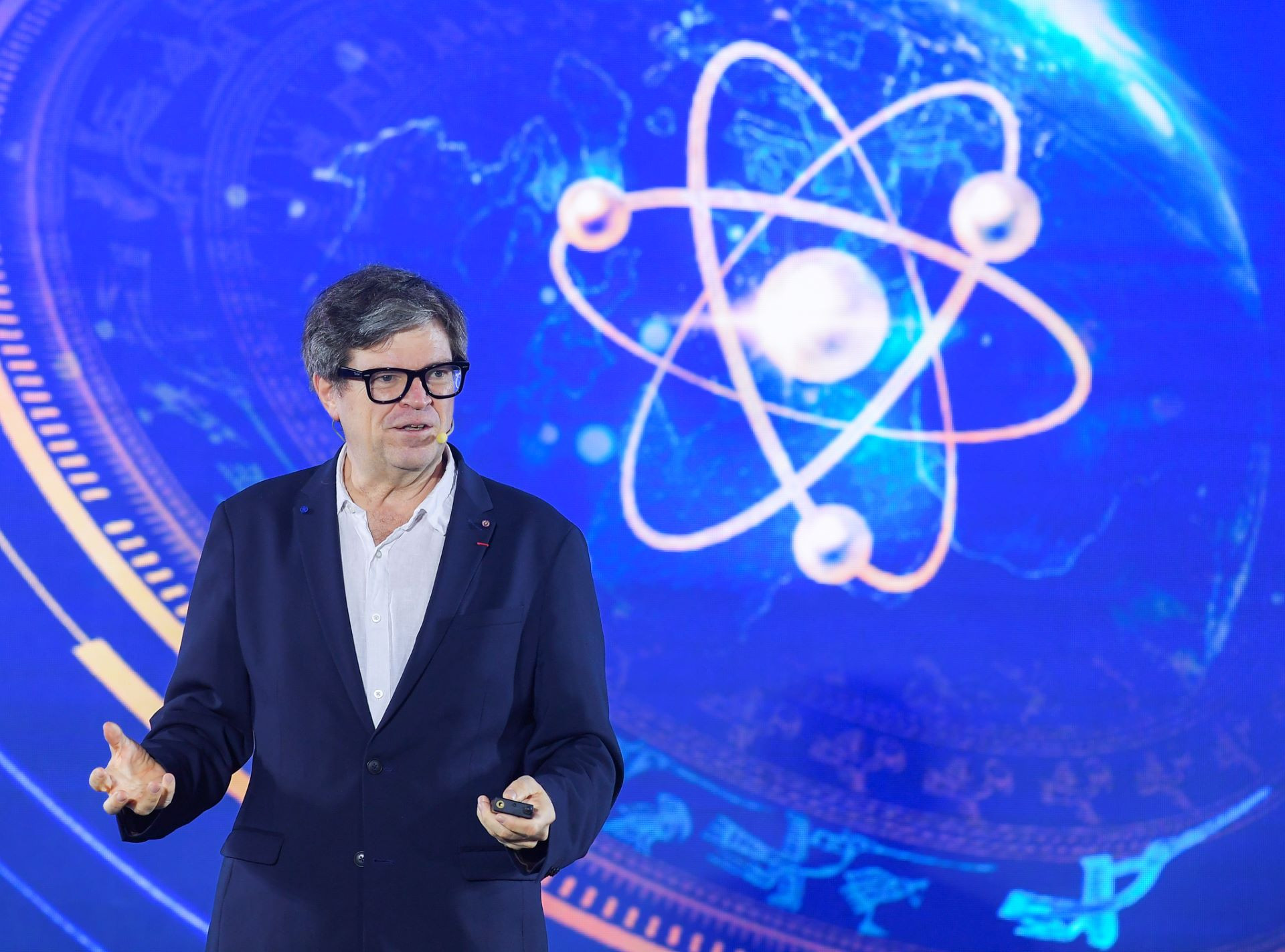 ศาสตราจารย์ Yann LeCun (ภาพถ่ายโดย VNN)_บทความภาพ 10.jpg