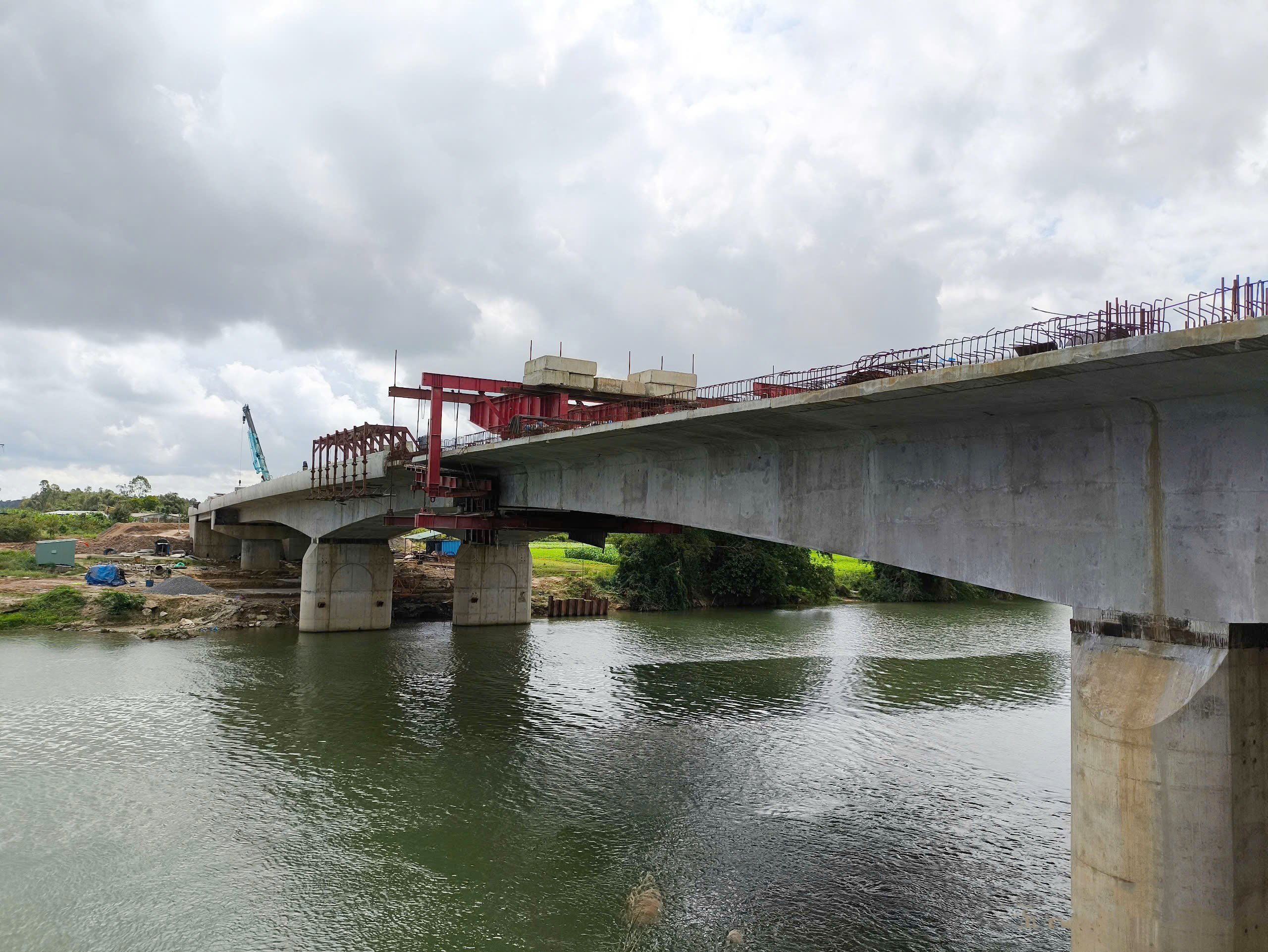 Streben Sie danach, die Quang Da-Brücke vor dem 8. März zu schließen