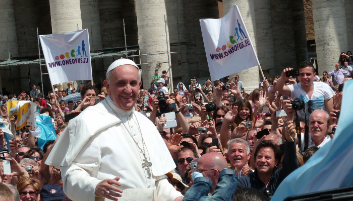 Papst Franziskus bleibt wegen komplizierter Infektion im Krankenhaus