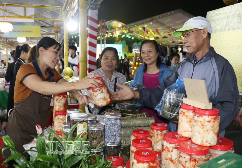 មហោស្រពផលិតផលកសិកម្ម OCOP និងភូមិសិប្បកម្មតភ្ជាប់ទេសចរណ៍ - Thai Nguyen 2025