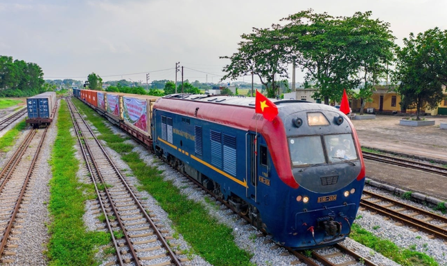 Finalizing investment in the 'super project' Lao Cai - Hanoi - Hai Phong railway photo 1