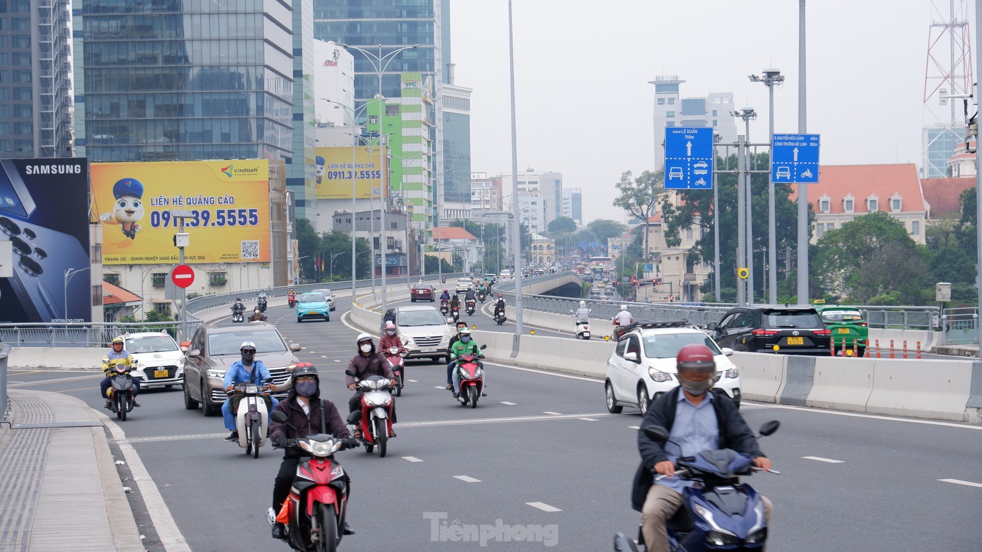 TPHCM lại chìm trong sương mù, đón đợt mưa trái mùa mới ảnh 7