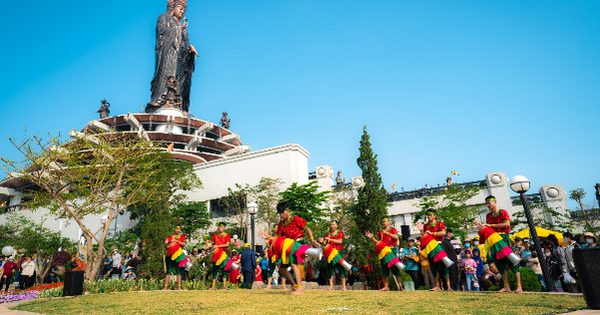 Khám phá các di sản văn hoá "độc lạ" đầu xuân trên đỉnh núi Bà Đen