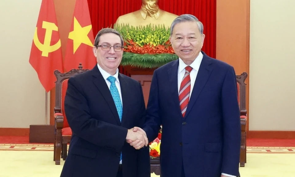 Solidarity, support and cooperation with Cuba is Vietnam's responsibility and morality.